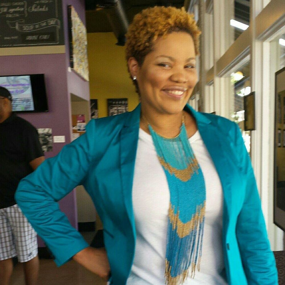 Meet your Posher, Dionne